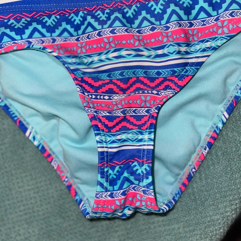 Cute Bikini set - Picture 3 of 6